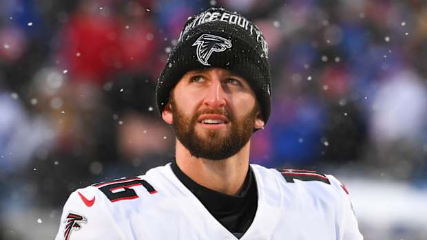 Atlanta Falcons quarterback Josh Rosen (16) in Jan. 2022.